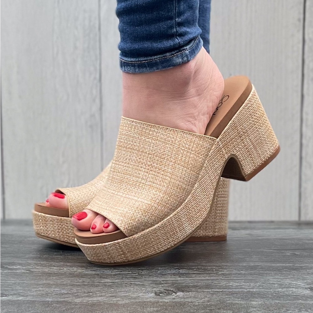 Corkys Footwear Totally Buggin Chunky Block Heel Platform Sandal in Raffia
